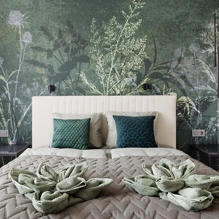 Designer's Retreat In Buda *