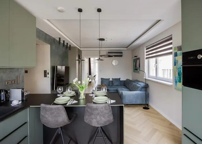 Designer's Retreat In Buda *