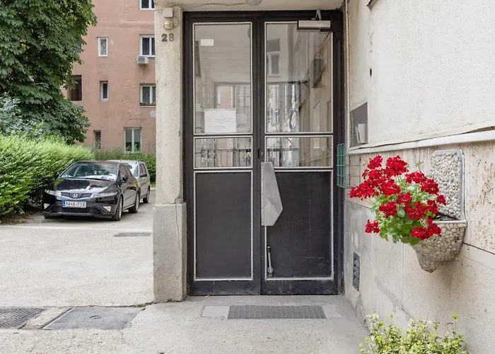 Lejlighed Designer's Retreat In Buda *