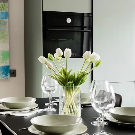 Designer's Retreat In Buda Apartment *