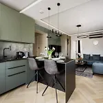 Designer's Retreat In Buda Апартаменты