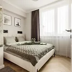Designer's Retreat In Buda