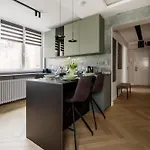 Designer's Retreat In Buda Апартаменты