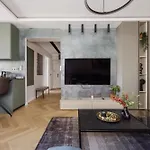 Designer's Retreat In Buda Апартаменты