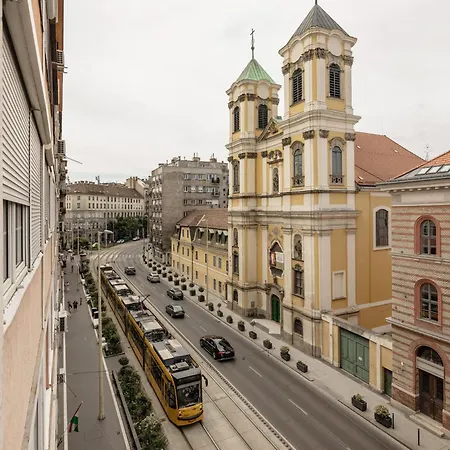 Апартаменты Designer's Retreat In Buda Будапешт